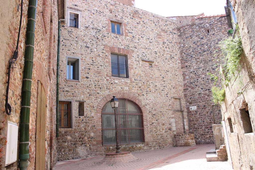 Hotel" La Tour De L'Horloge " Rivesaltes Eksteriør billede