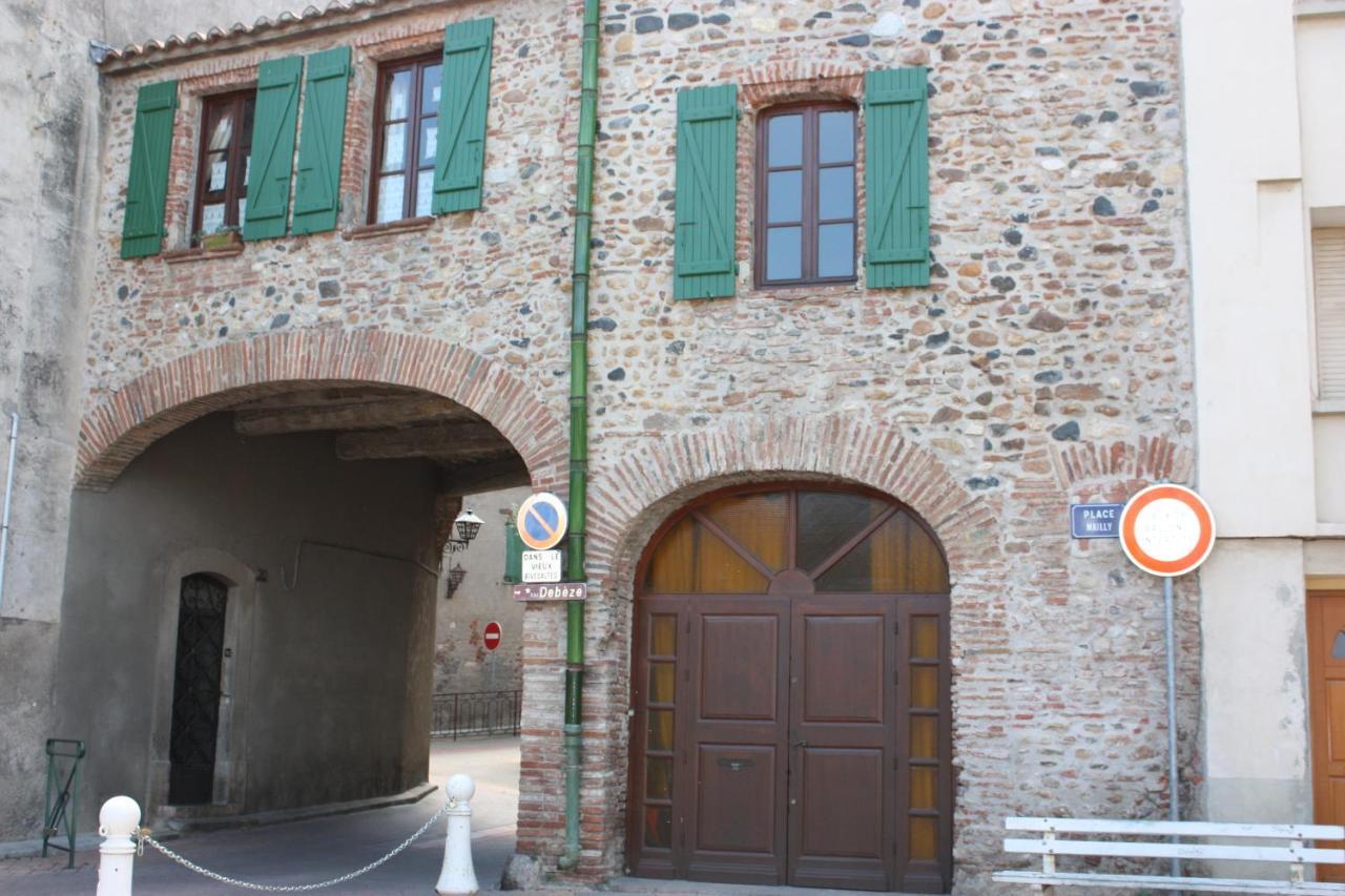Hotel" La Tour De L'Horloge " Rivesaltes Eksteriør billede